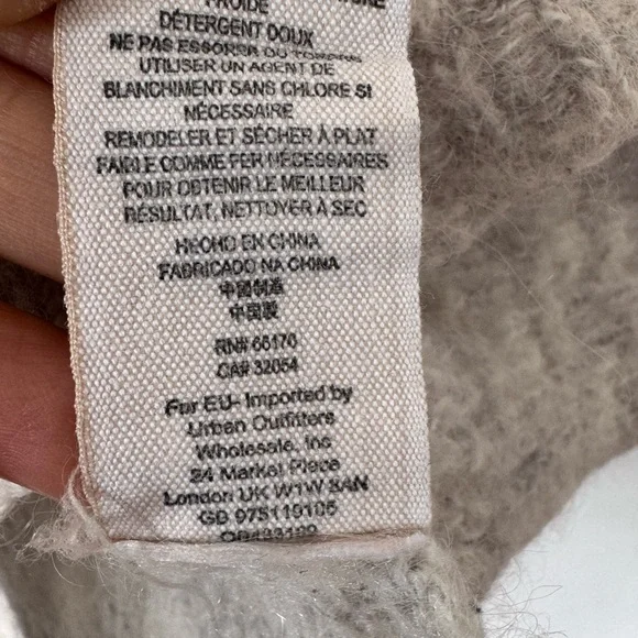 Free People Oversized Cozy Alpaca/Mohair Knit Bell-Sleeve V Neck Top Sweater M - Picture 12 of 13